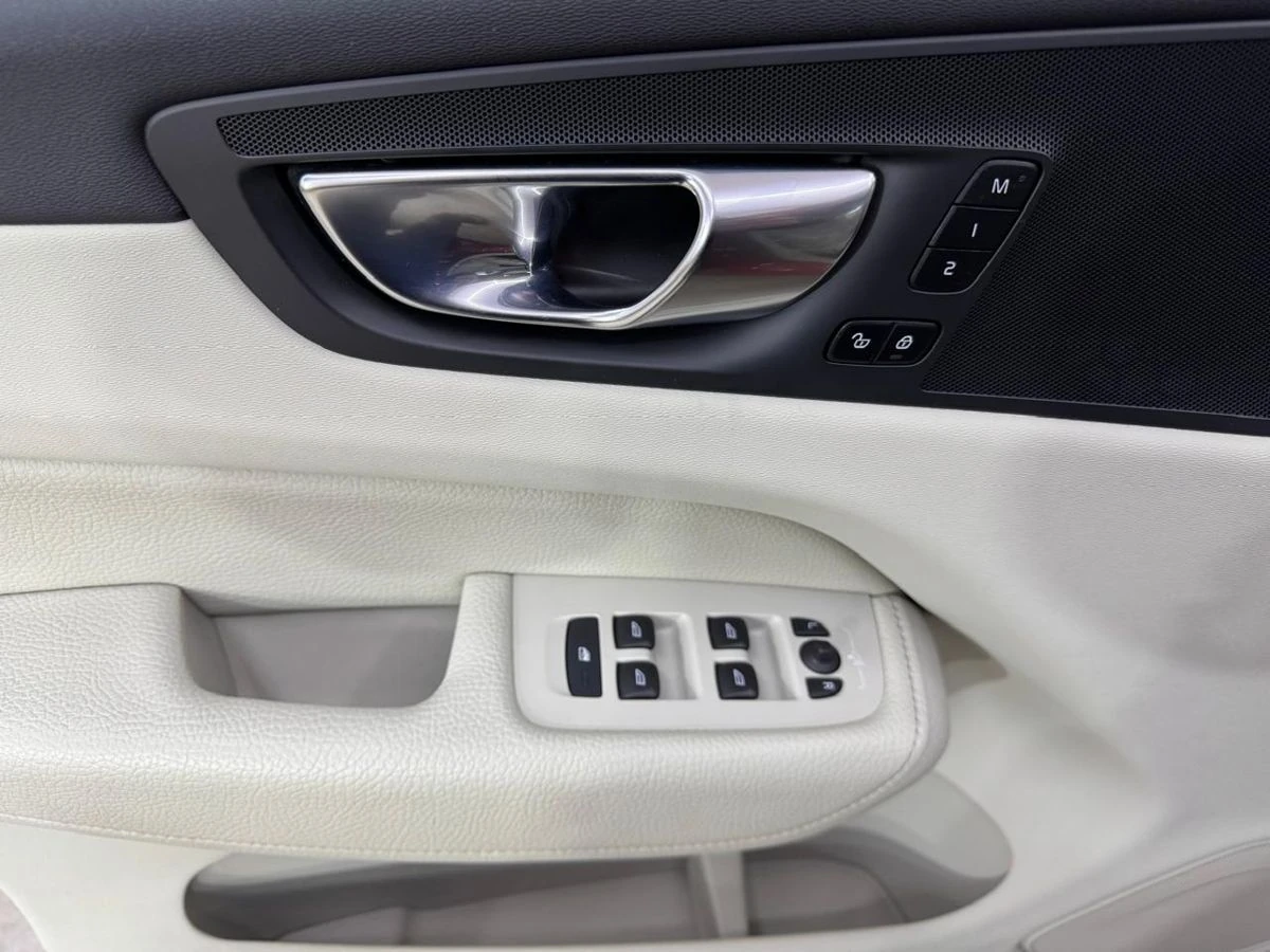 Volvo XC60, 2021г, полный привод, автомат