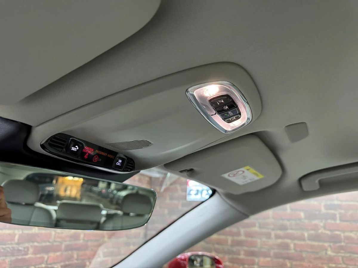 Volvo XC60, 2021г, полный привод, автомат