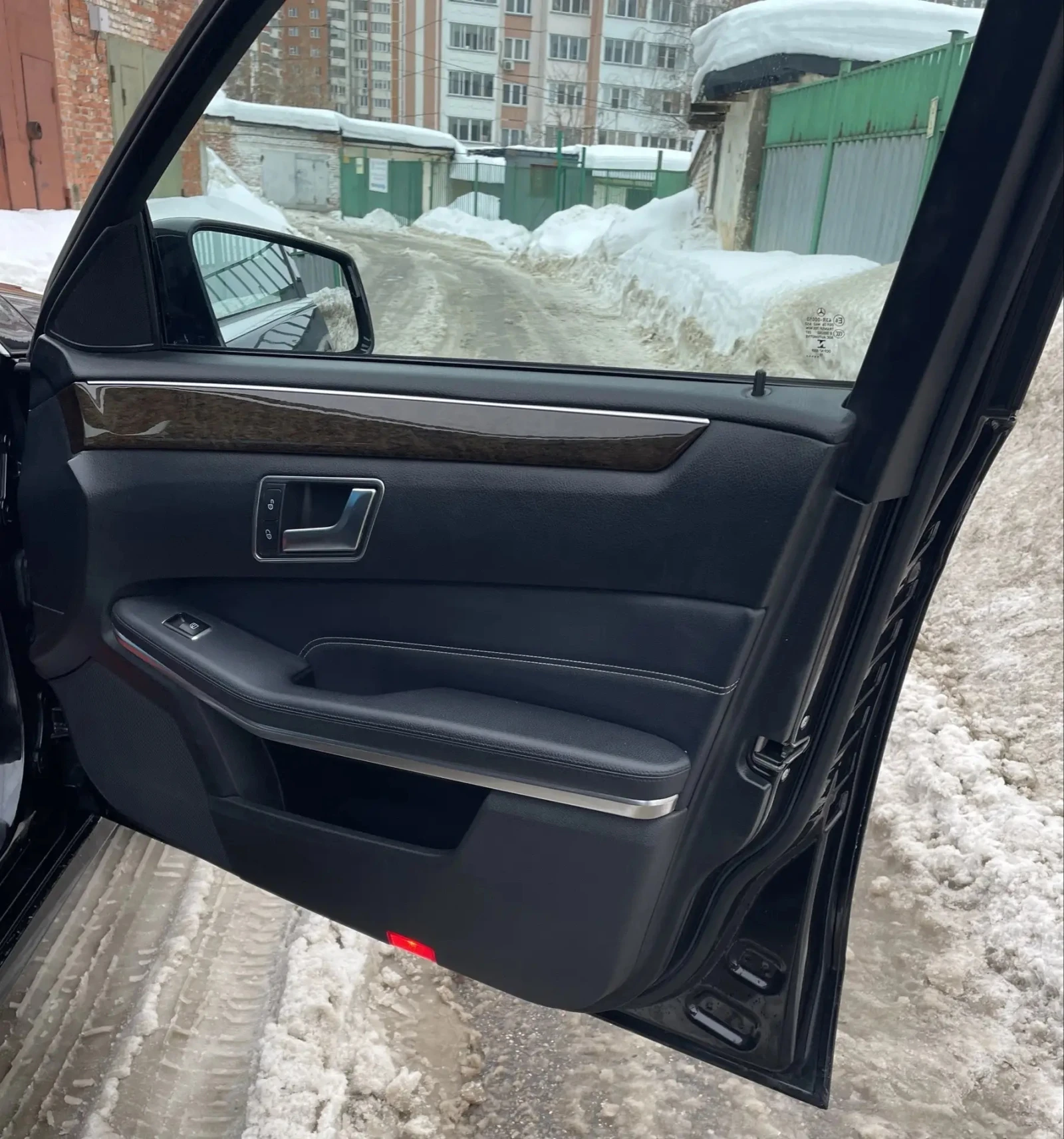 Mercedes-Benz E-Класс, 2015г, задний привод, автомат