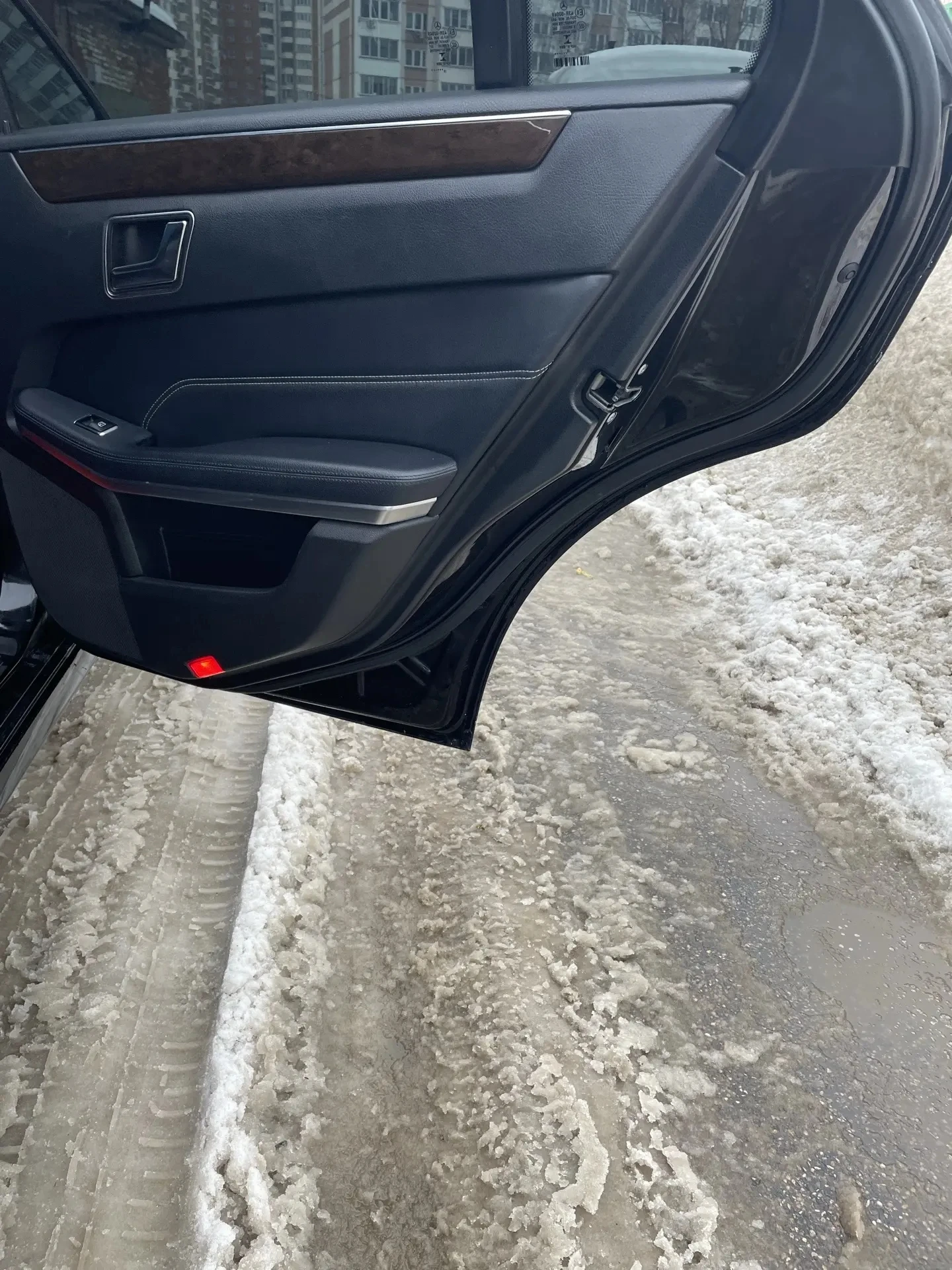 Mercedes-Benz E-Класс, 2015г, задний привод, автомат