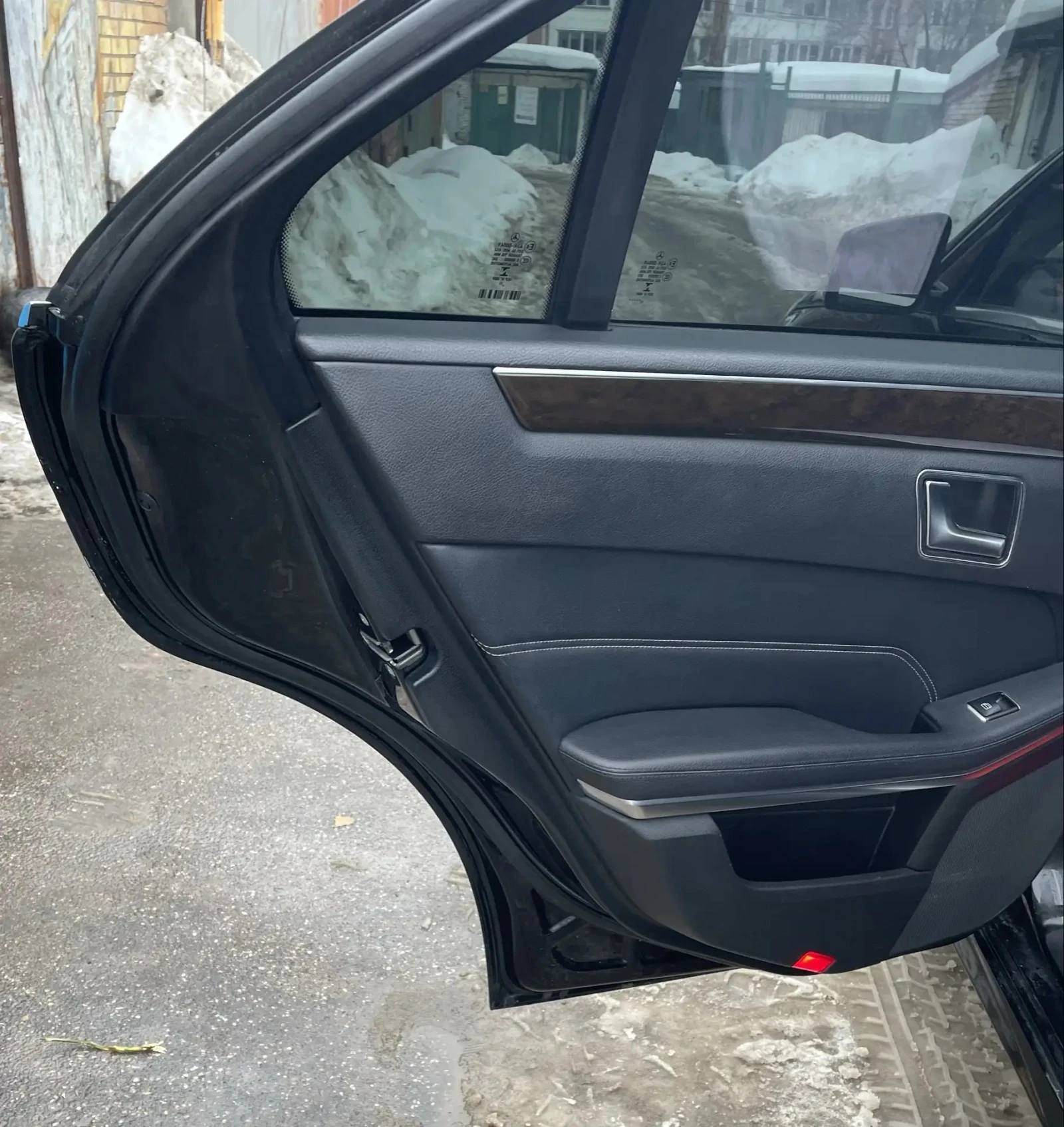 Mercedes-Benz E-Класс, 2015г, задний привод, автомат