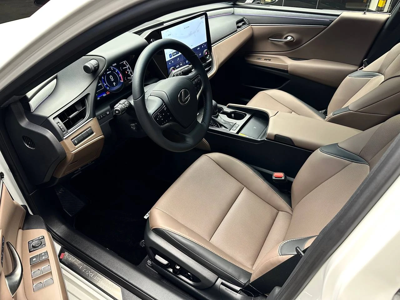 Lexus ES, 2025г, передний привод, вариатор