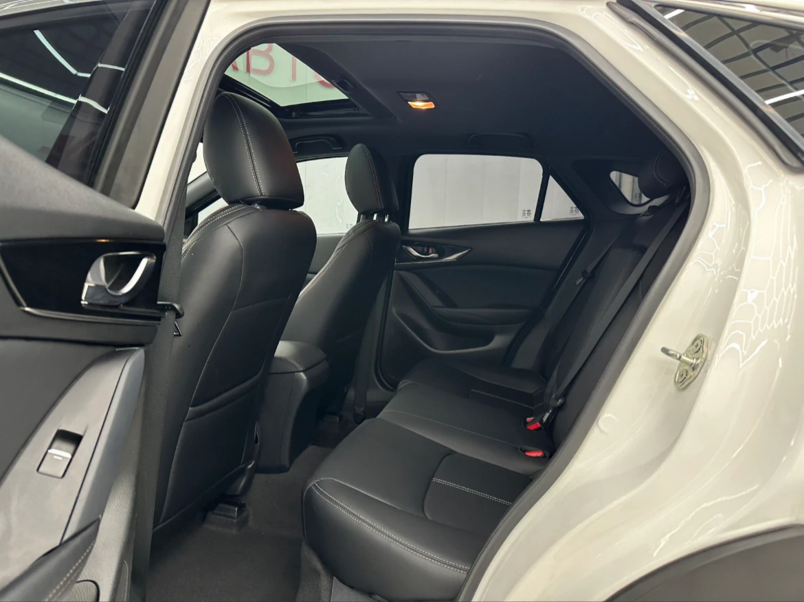 Mazda CX-4, 2023г, передний привод, автомат