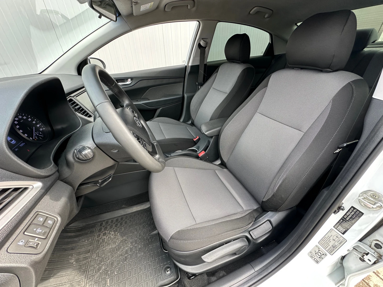 Hyundai Solaris, 2019г, передний привод, автомат