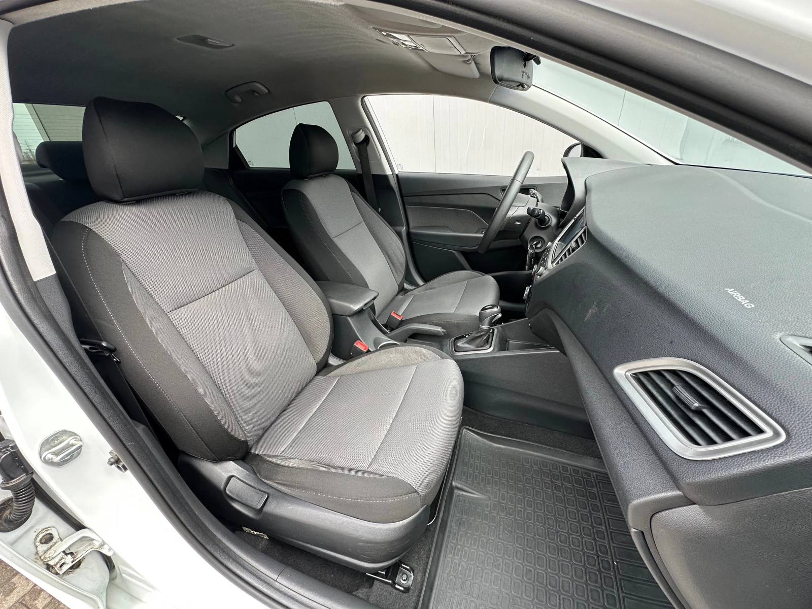 Hyundai Solaris, 2019г, передний привод, автомат