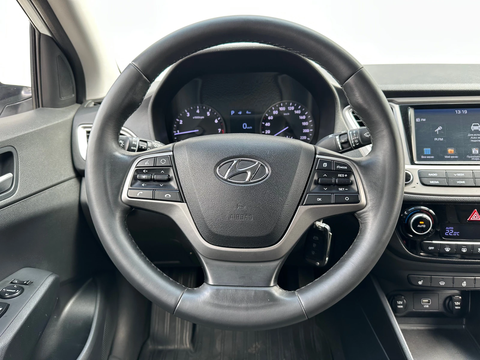 Hyundai Solaris, 2019г, передний привод, автомат