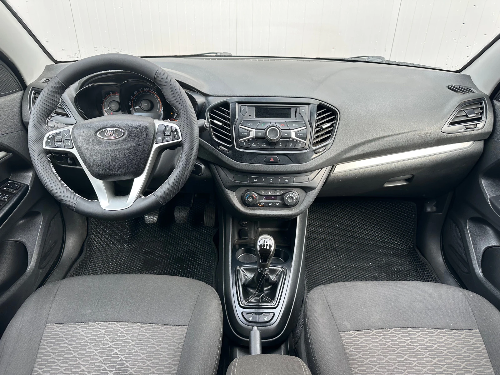 Lada (ВАЗ) Vesta, 2017г, передний привод, механика