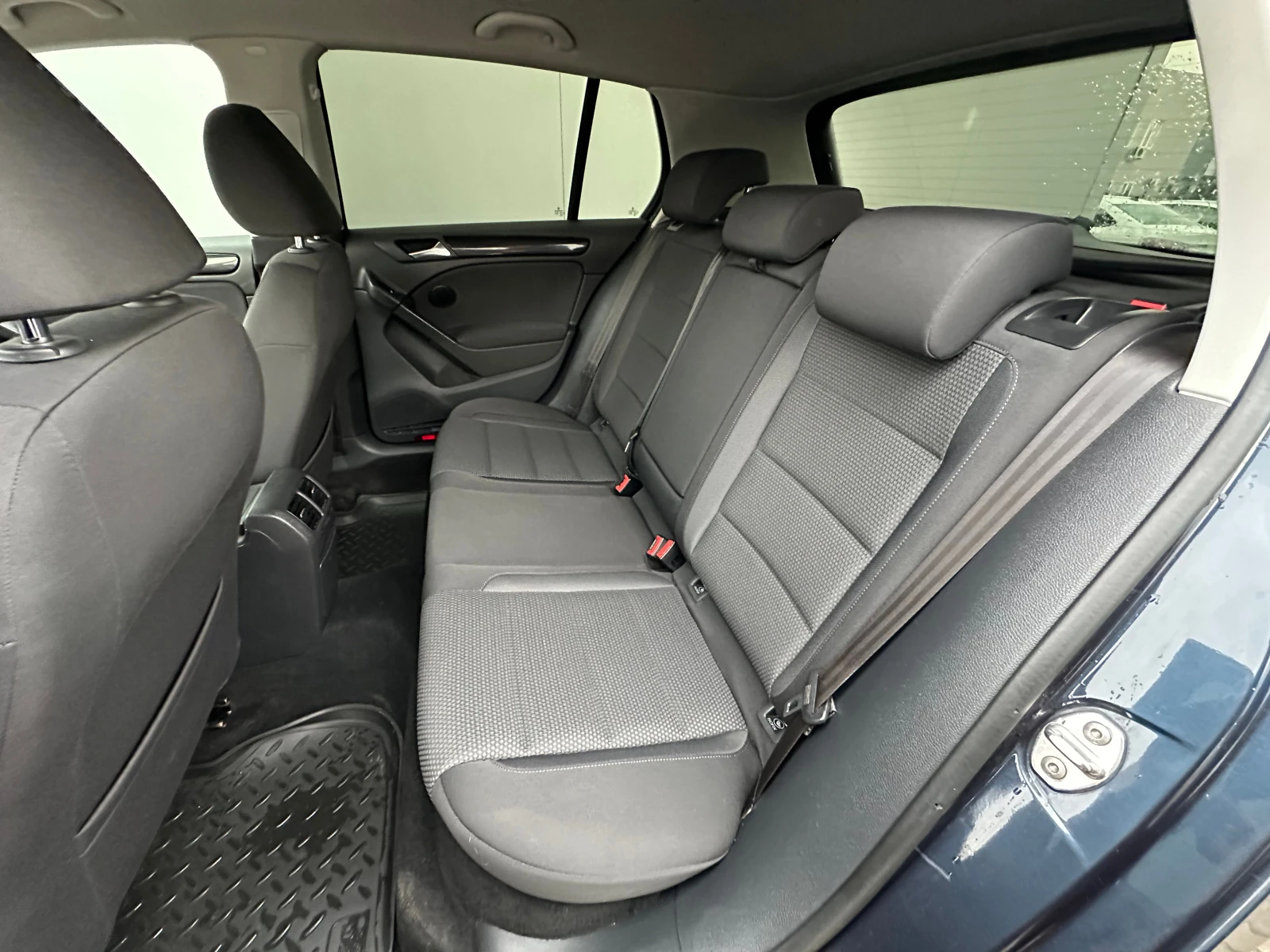 Volkswagen Golf, 2012г, передний привод, механика