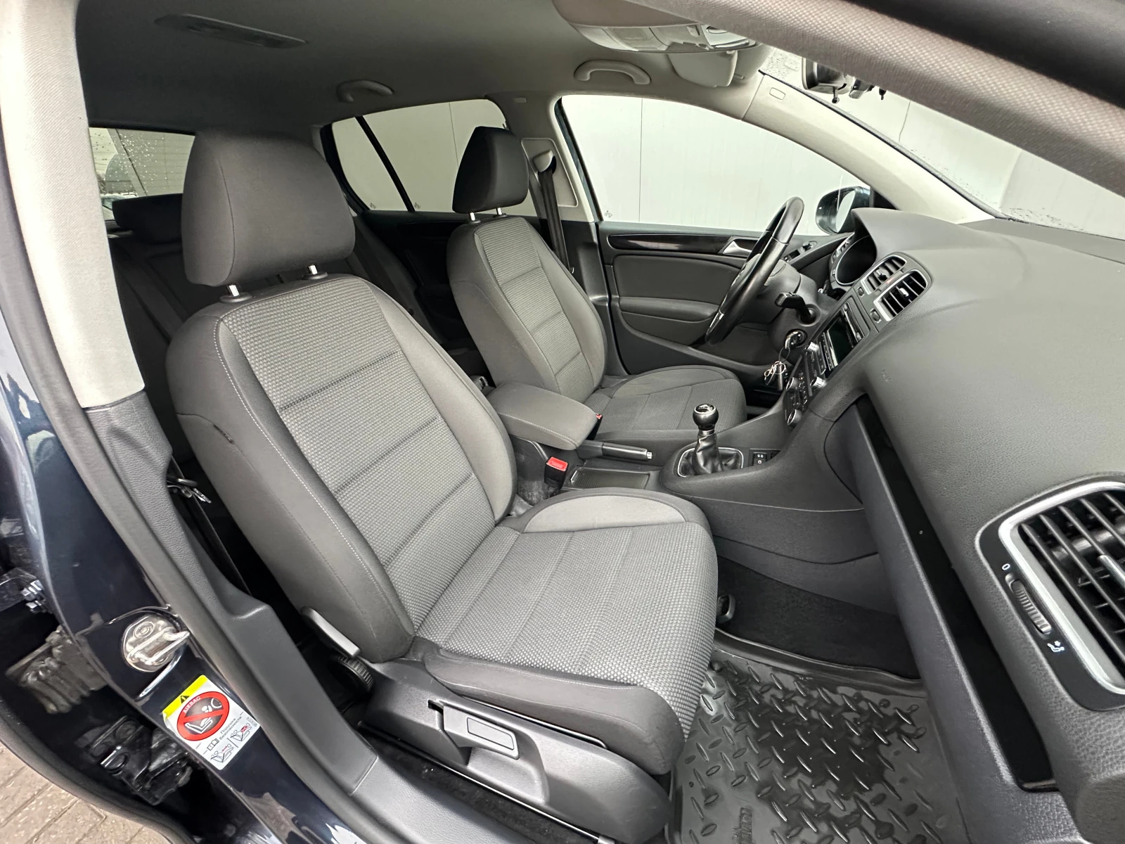 Volkswagen Golf, 2012г, передний привод, механика