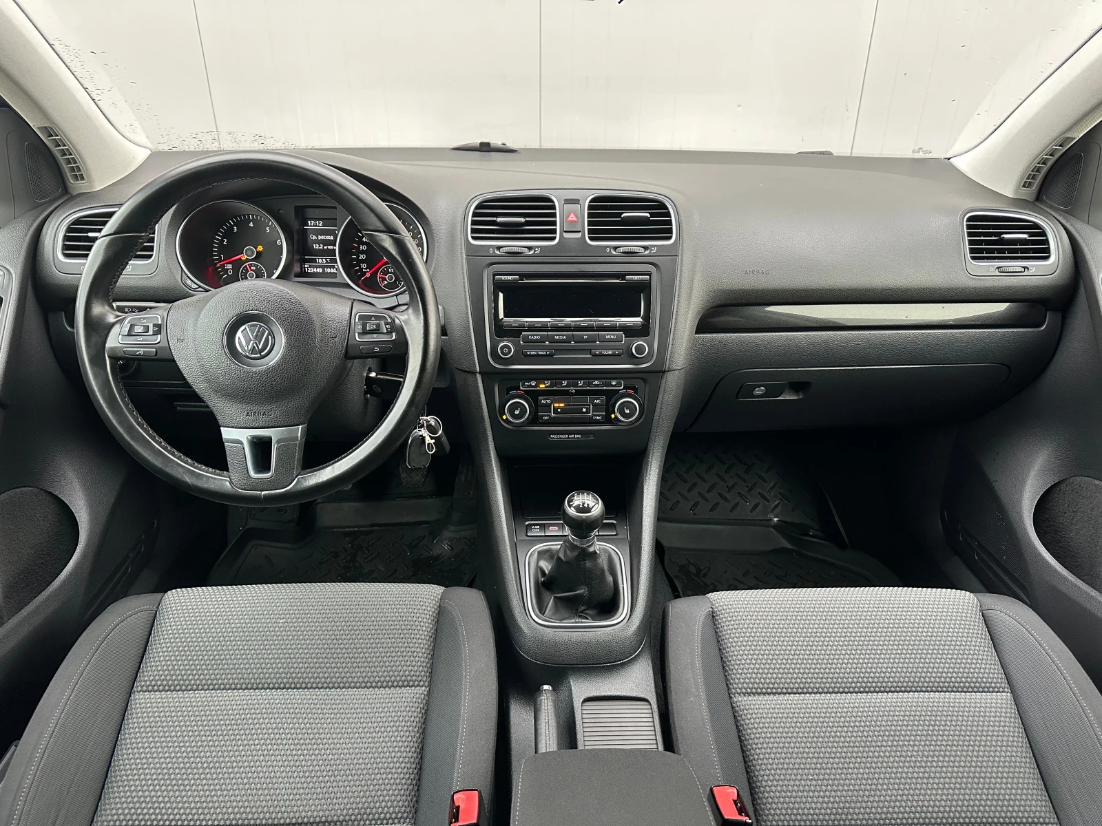 Volkswagen Golf, 2012г, передний привод, механика