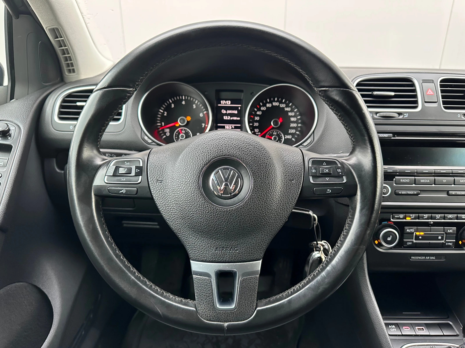 Volkswagen Golf, 2012г, передний привод, механика