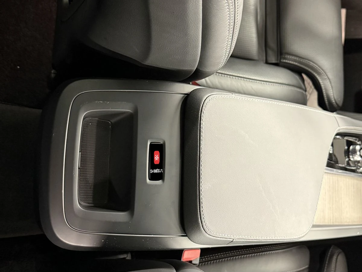 Volvo XC90, 2022г, полный привод, автомат