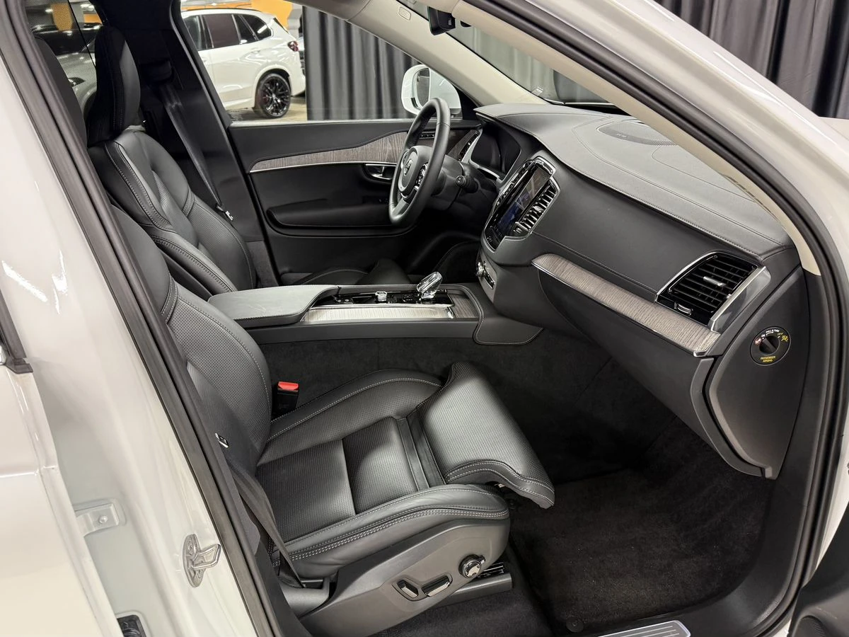 Volvo XC90, 2022г, полный привод, автомат