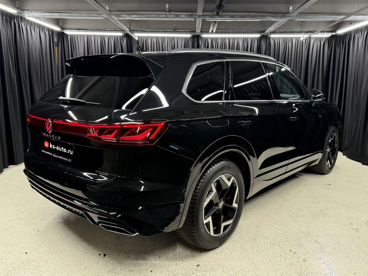 Volkswagen Touareg, 2025г, полный привод, автомат