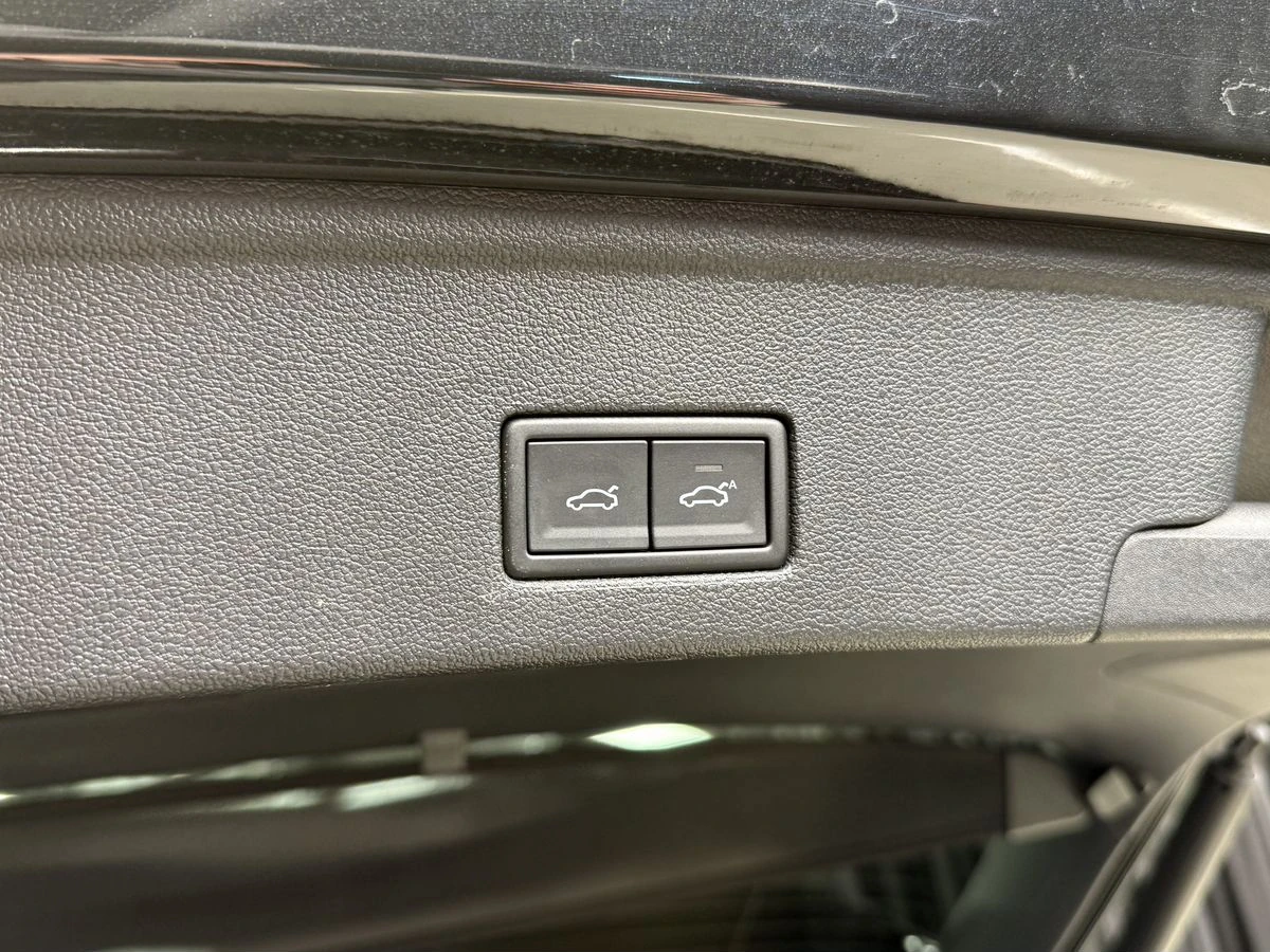 Volkswagen Touareg, 2025г, полный привод, автомат