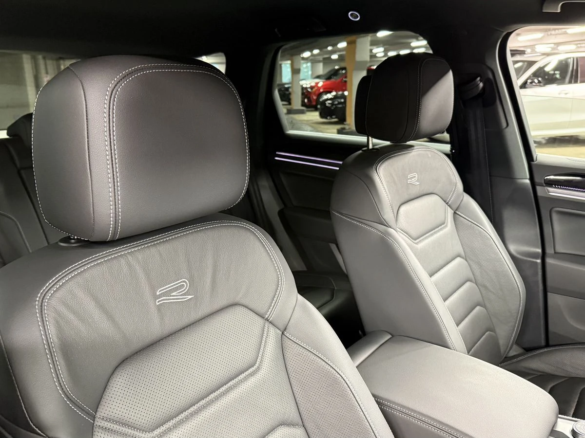 Volkswagen Touareg, 2025г, полный привод, автомат