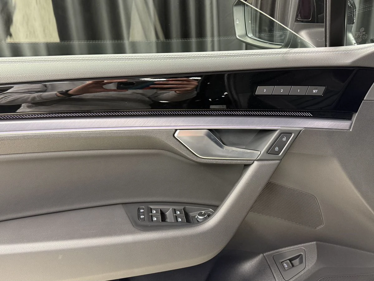 Volkswagen Touareg, 2025г, полный привод, автомат