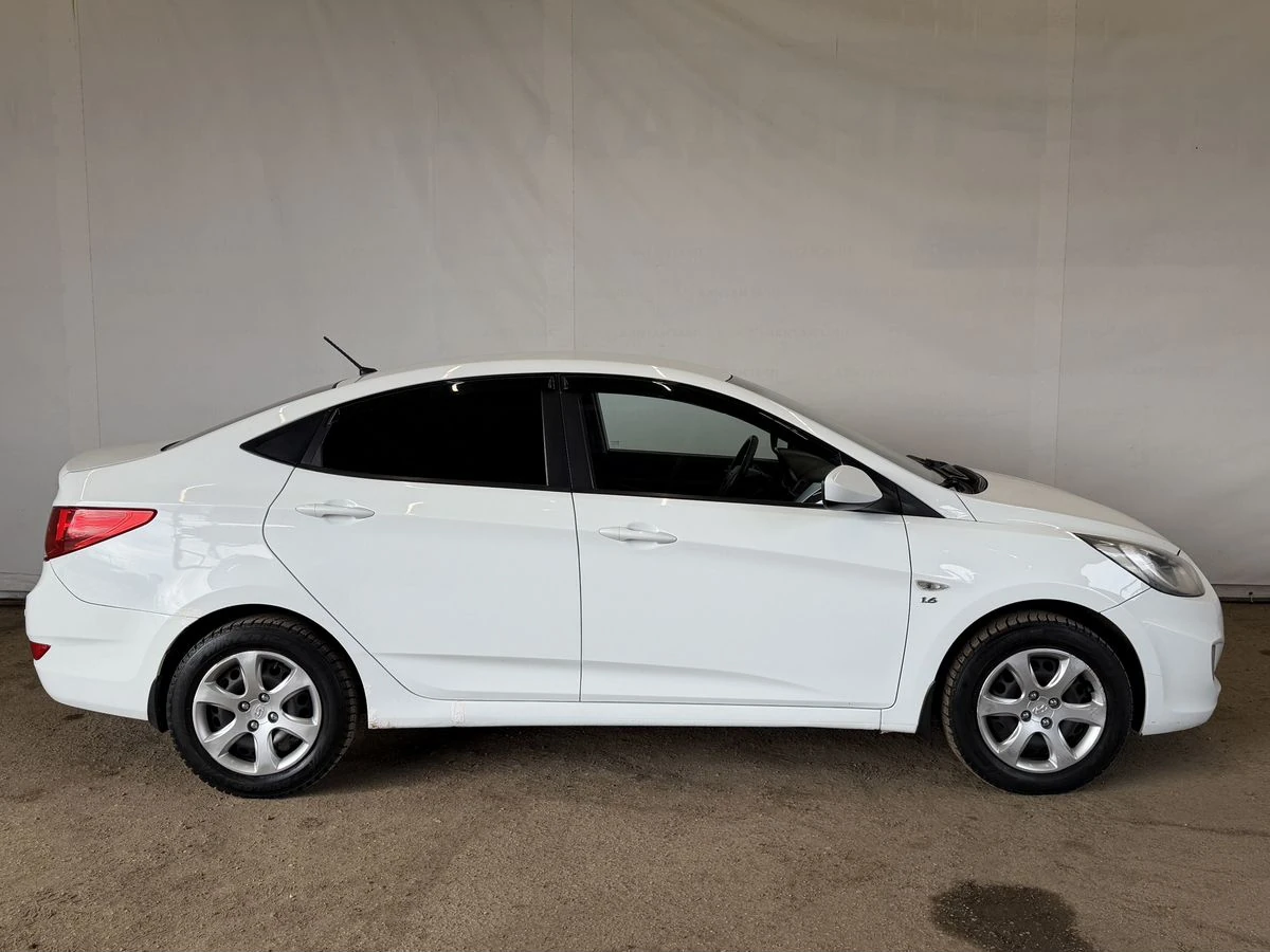 Hyundai Solaris, 2013г, передний привод, автомат