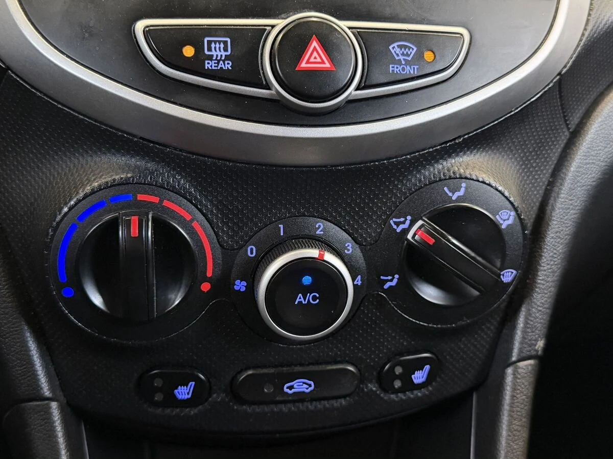 Hyundai Solaris, 2013г, передний привод, автомат