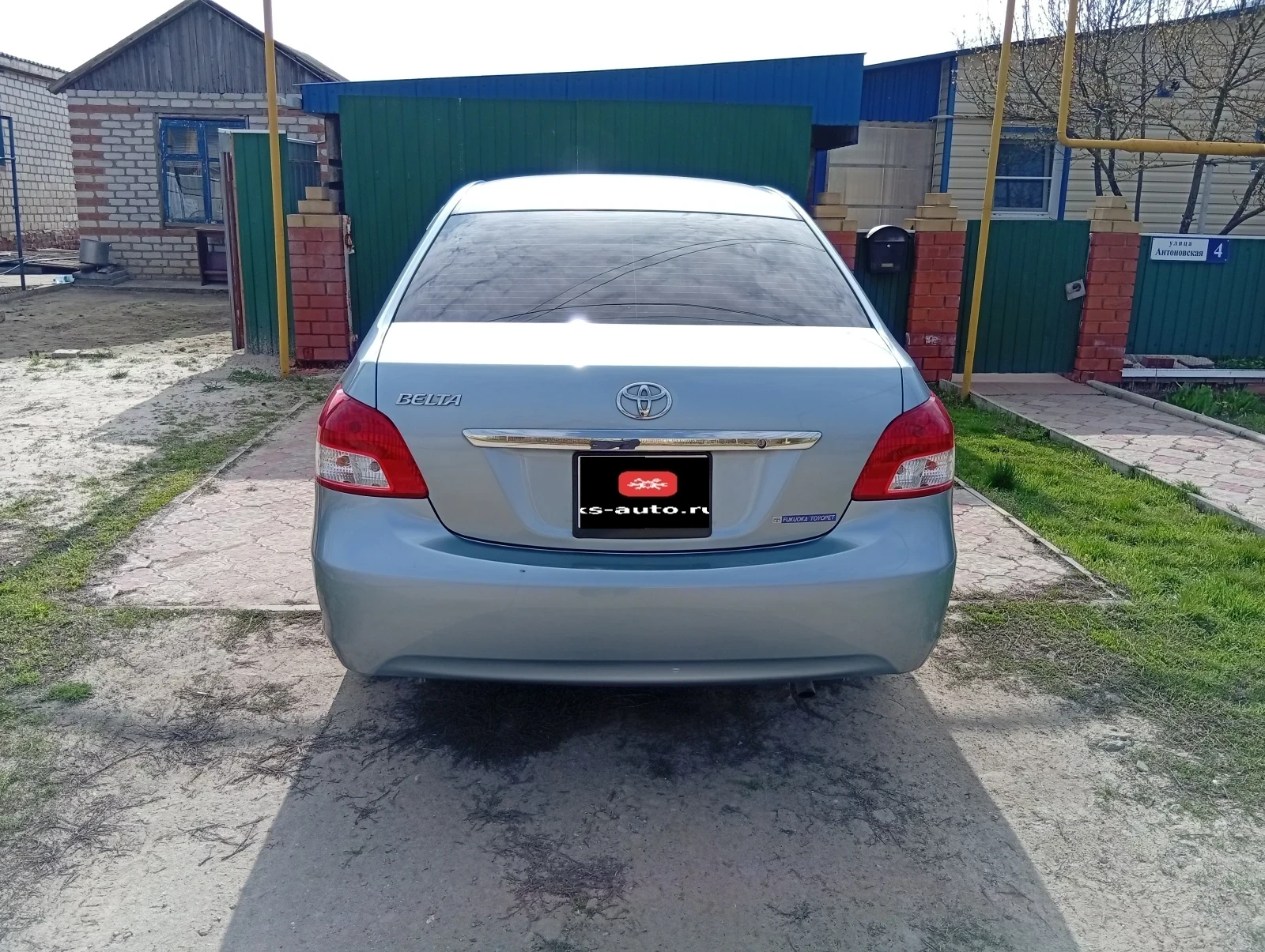 Toyota Belta, 2010г, передний привод, вариатор