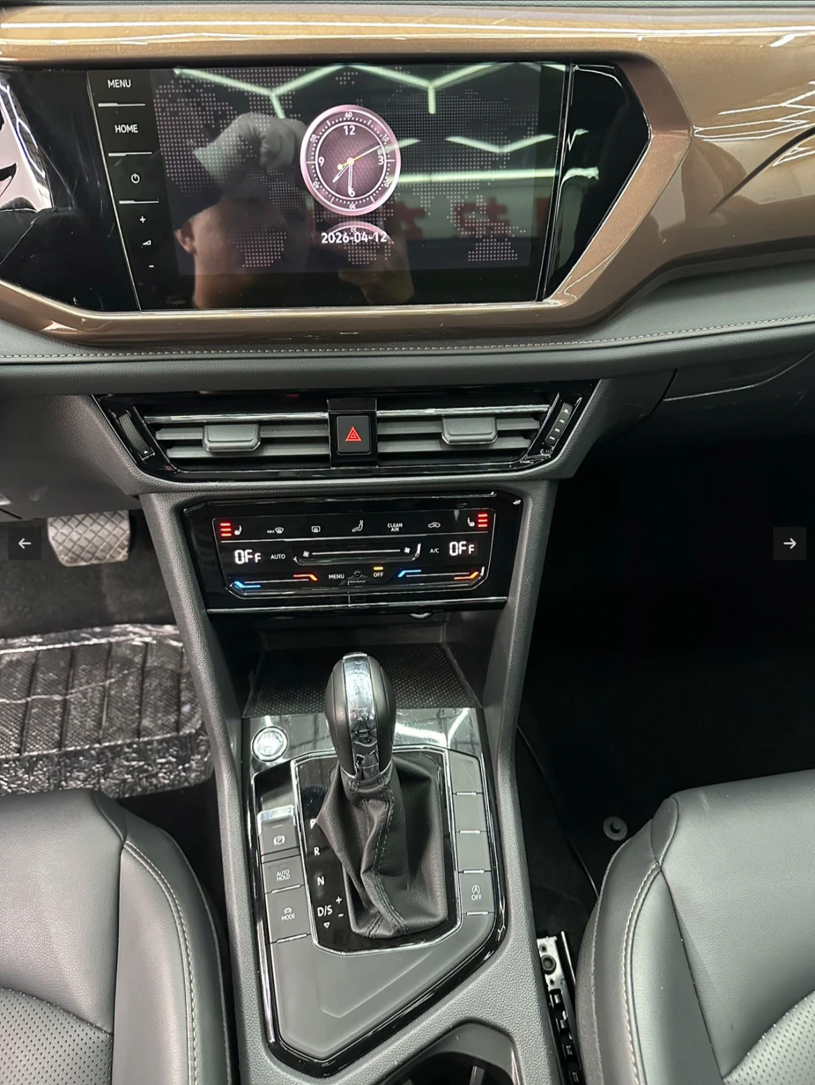 Volkswagen Tharu, 2022г, передний привод, робот