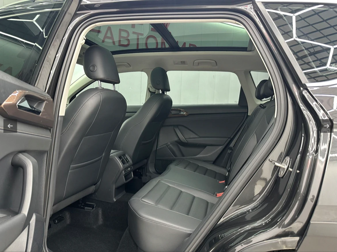 Volkswagen Tharu, 2022г, передний привод, робот