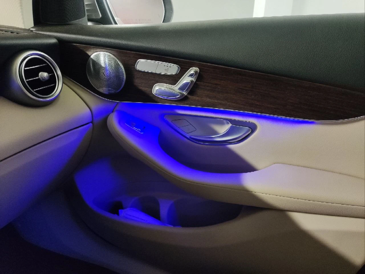 Mercedes-Benz GLC, 2020г, полный привод, автомат