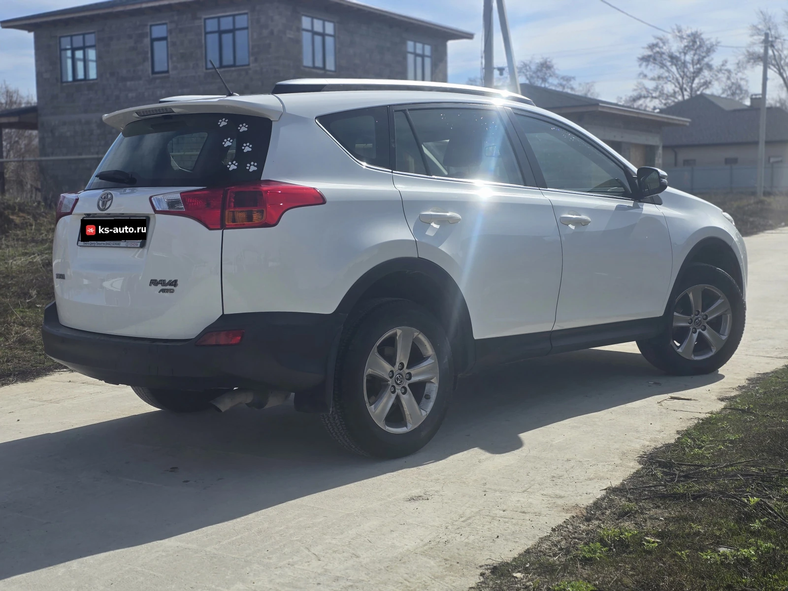 Toyota RAV4, 2015г, полный привод, вариатор