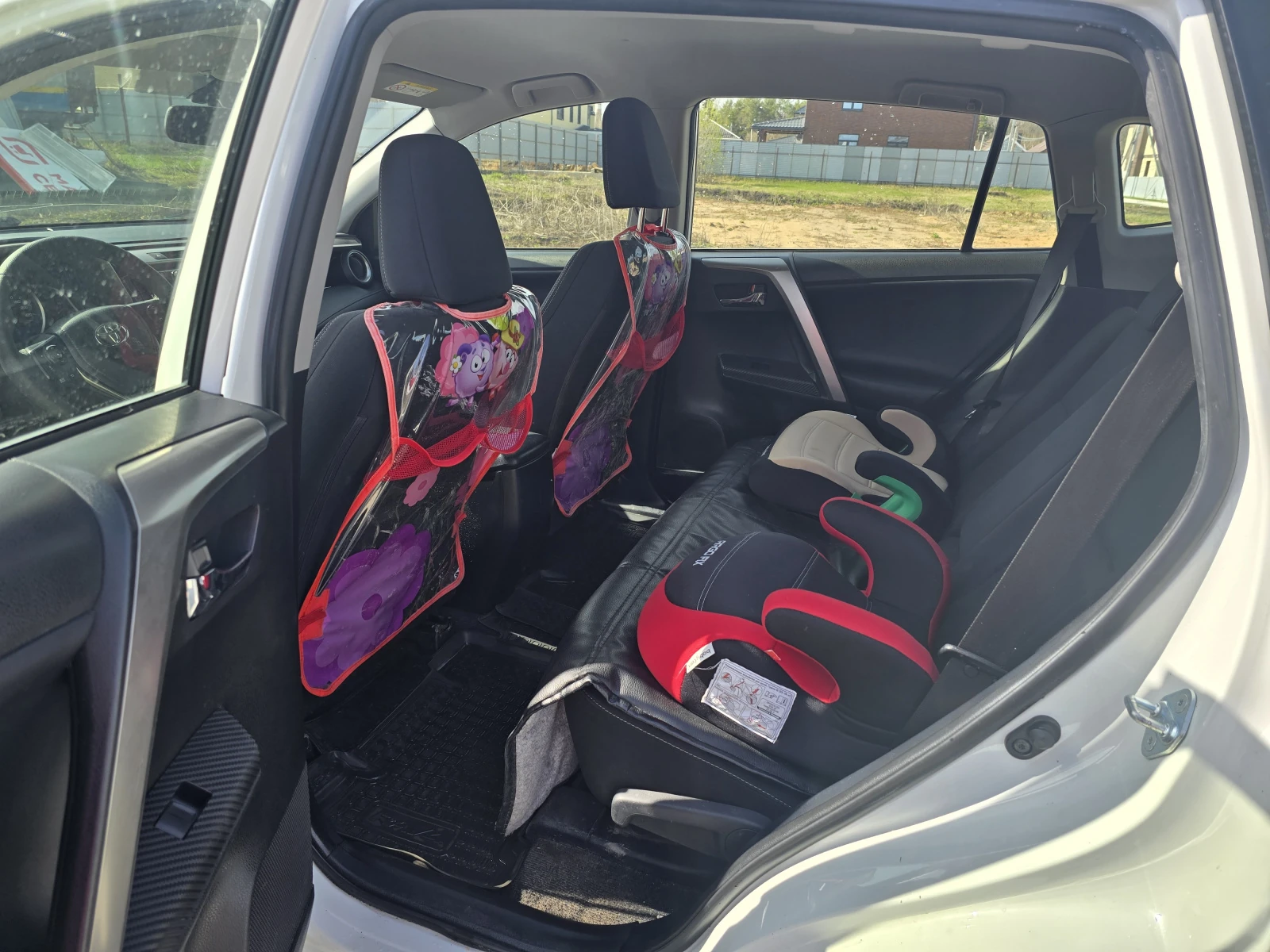 Toyota RAV4, 2015г, полный привод, вариатор