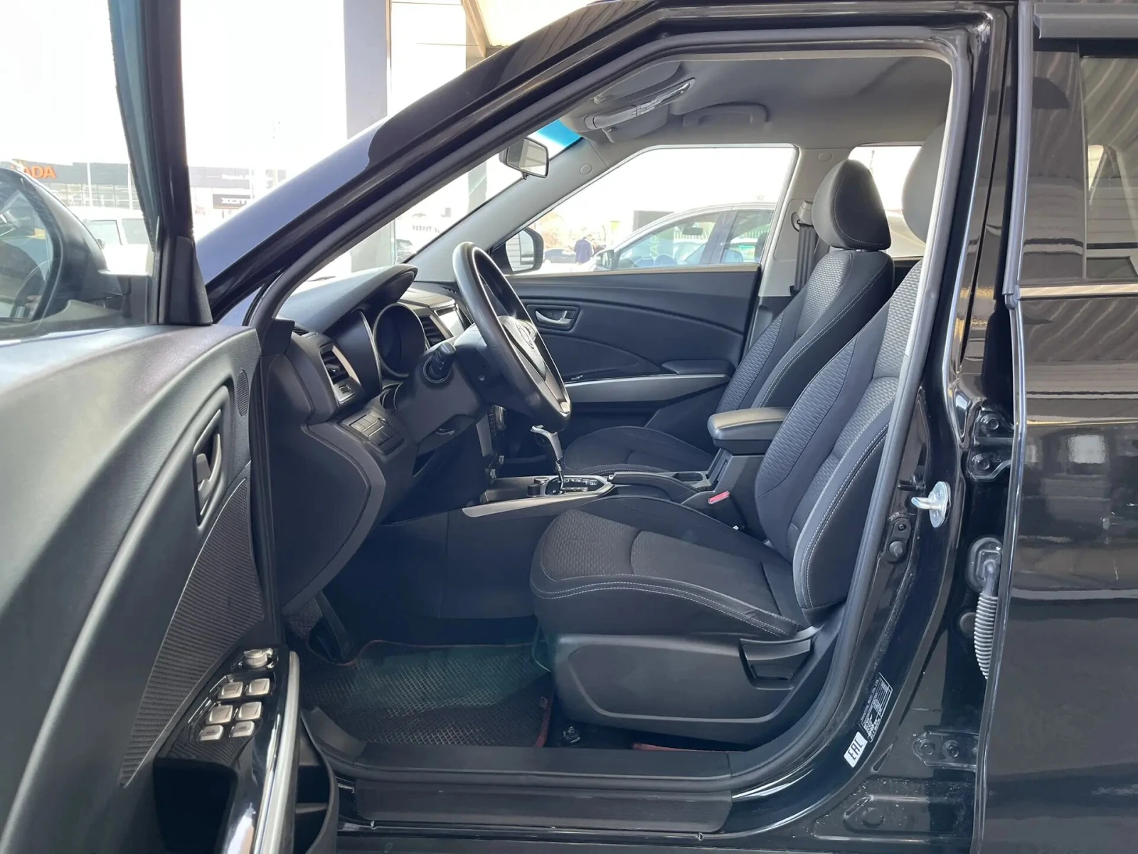 SsangYong Tivoli, 2016г, передний привод, автомат