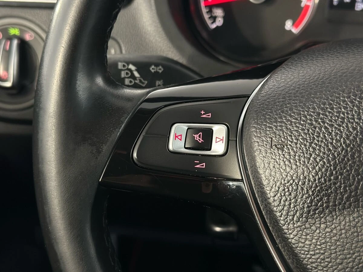 Volkswagen Polo, 2017г, передний привод, механика