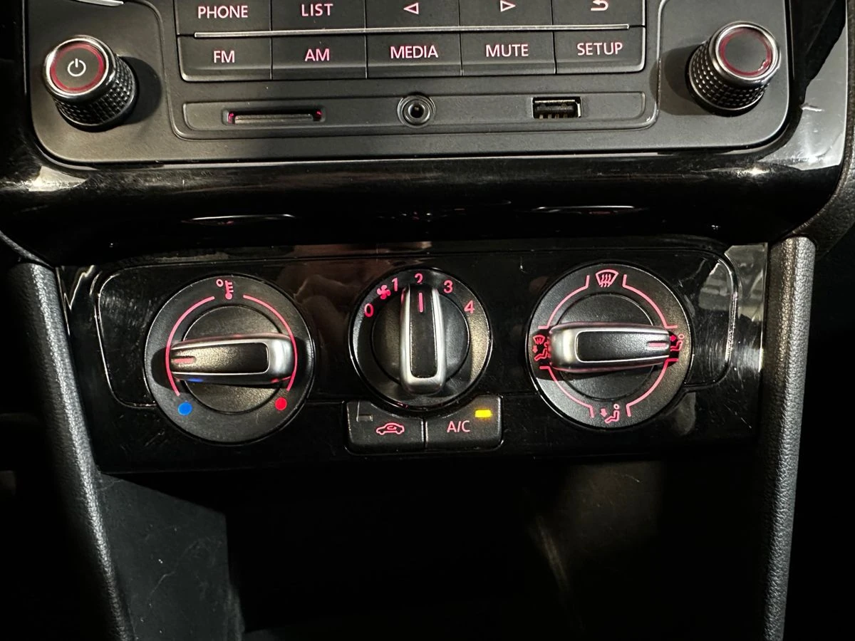 Volkswagen Polo, 2017г, передний привод, механика