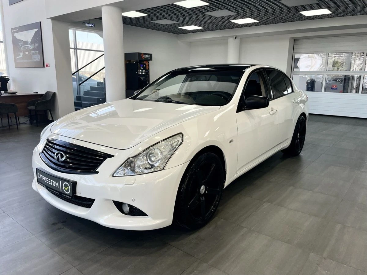 Infiniti G25, 2013г, задний привод, автомат