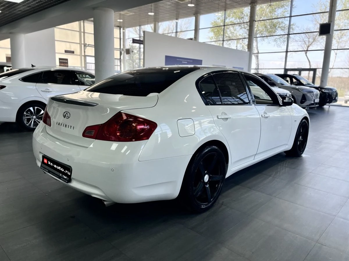 Infiniti G25, 2013г, задний привод, автомат
