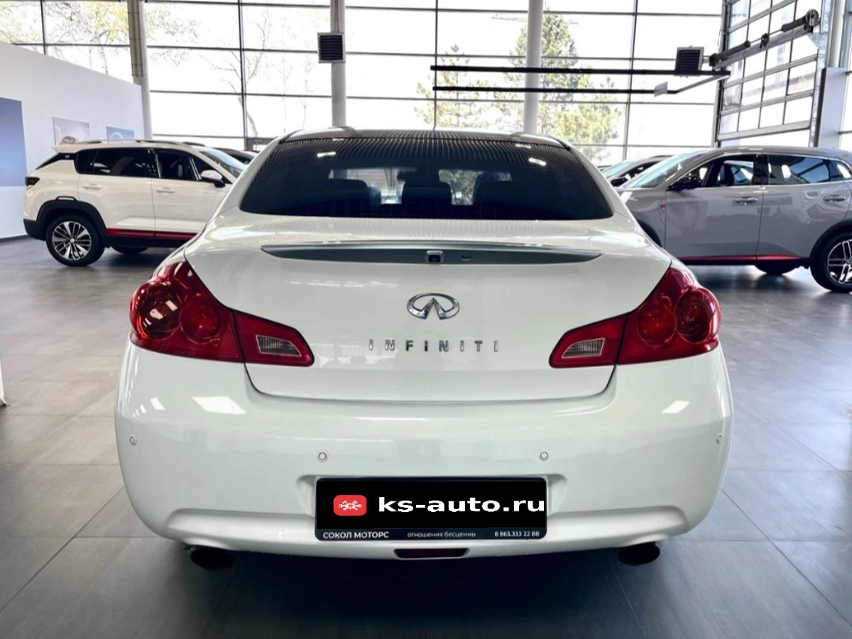 Infiniti G25, 2013г, задний привод, автомат
