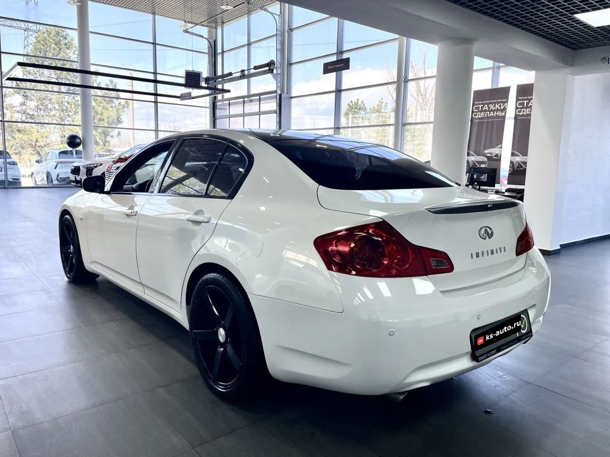 Infiniti G25, 2013г, задний привод, автомат