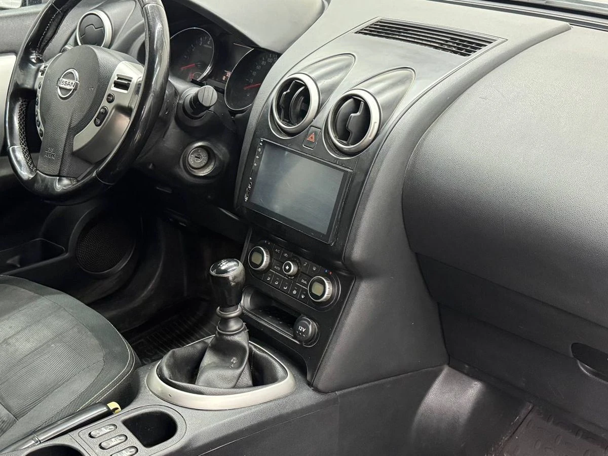 Nissan Qashqai, 2010г, передний привод, механика