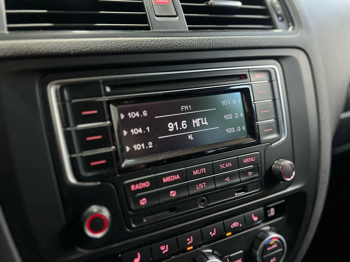 Volkswagen Jetta, 2014г, передний привод, автомат