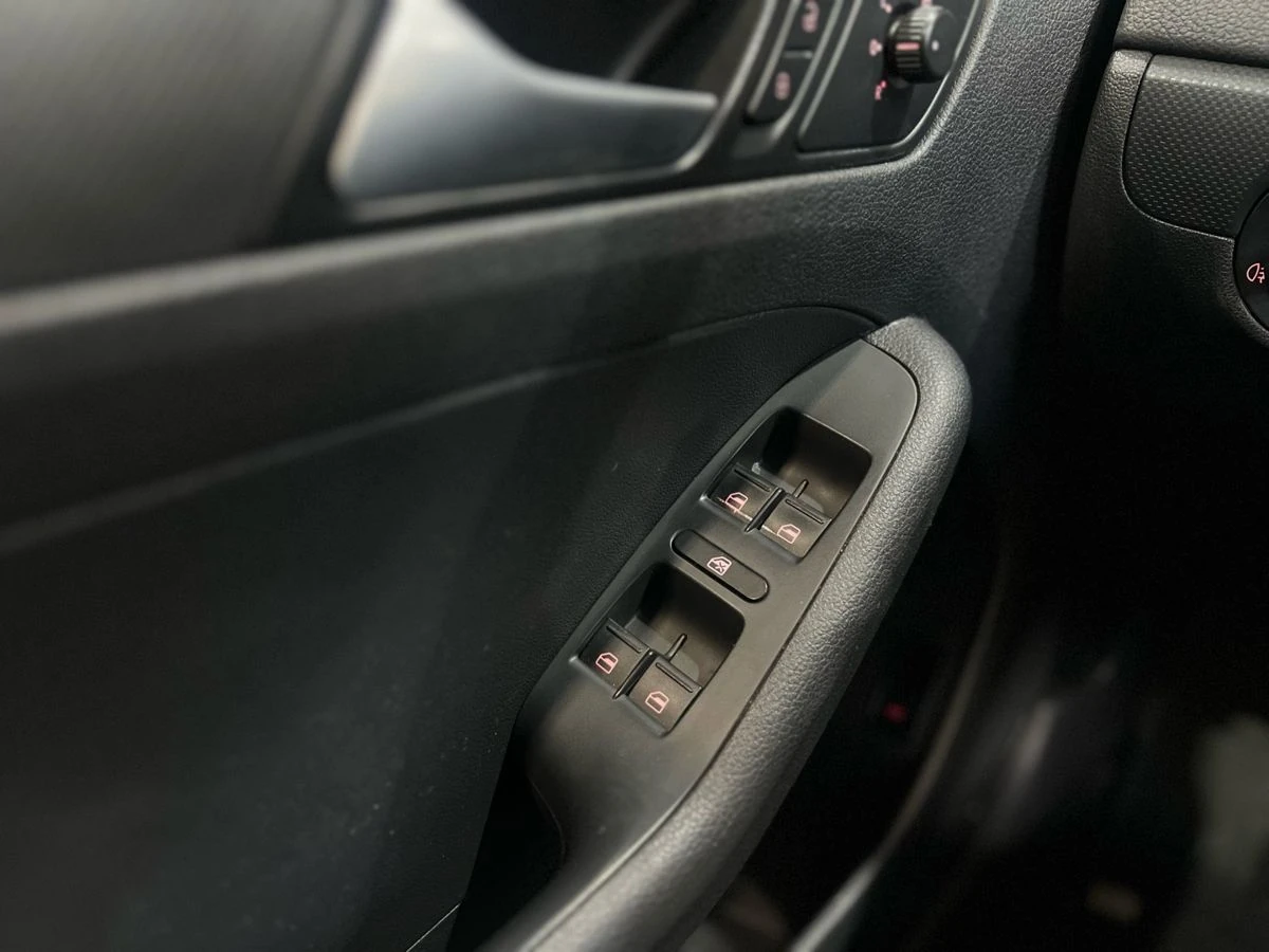 Volkswagen Jetta, 2014г, передний привод, автомат