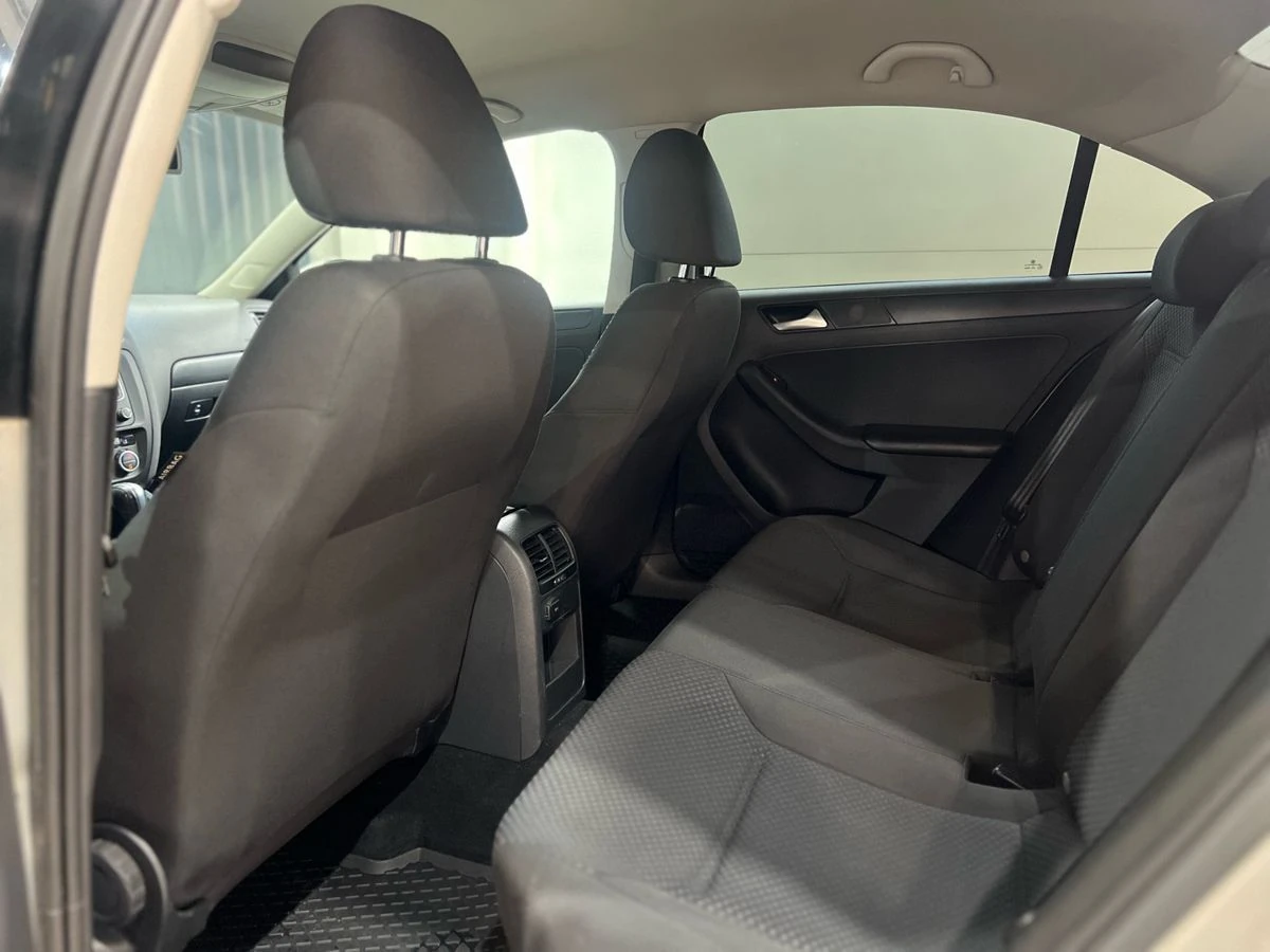 Volkswagen Jetta, 2014г, передний привод, автомат