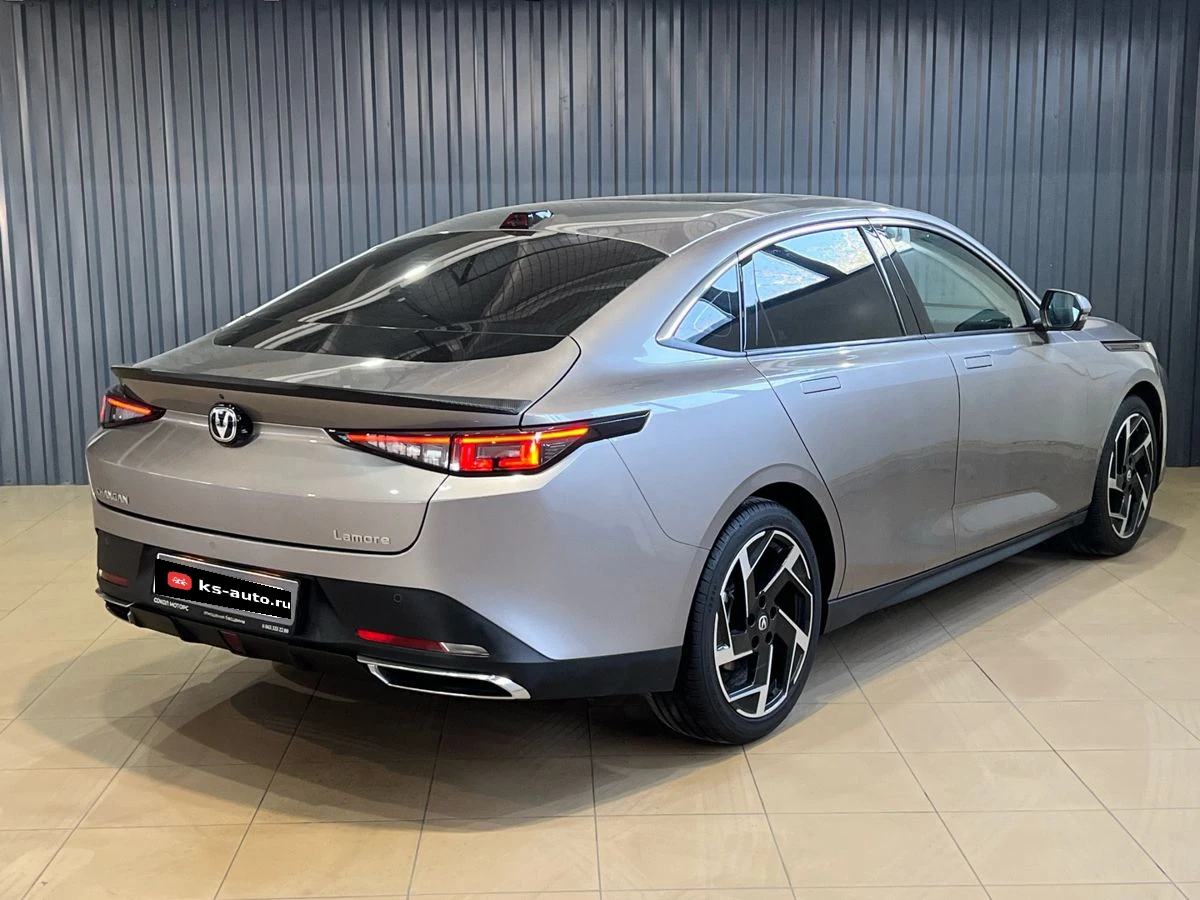 Changan Lamore, 2024г, передний привод, робот