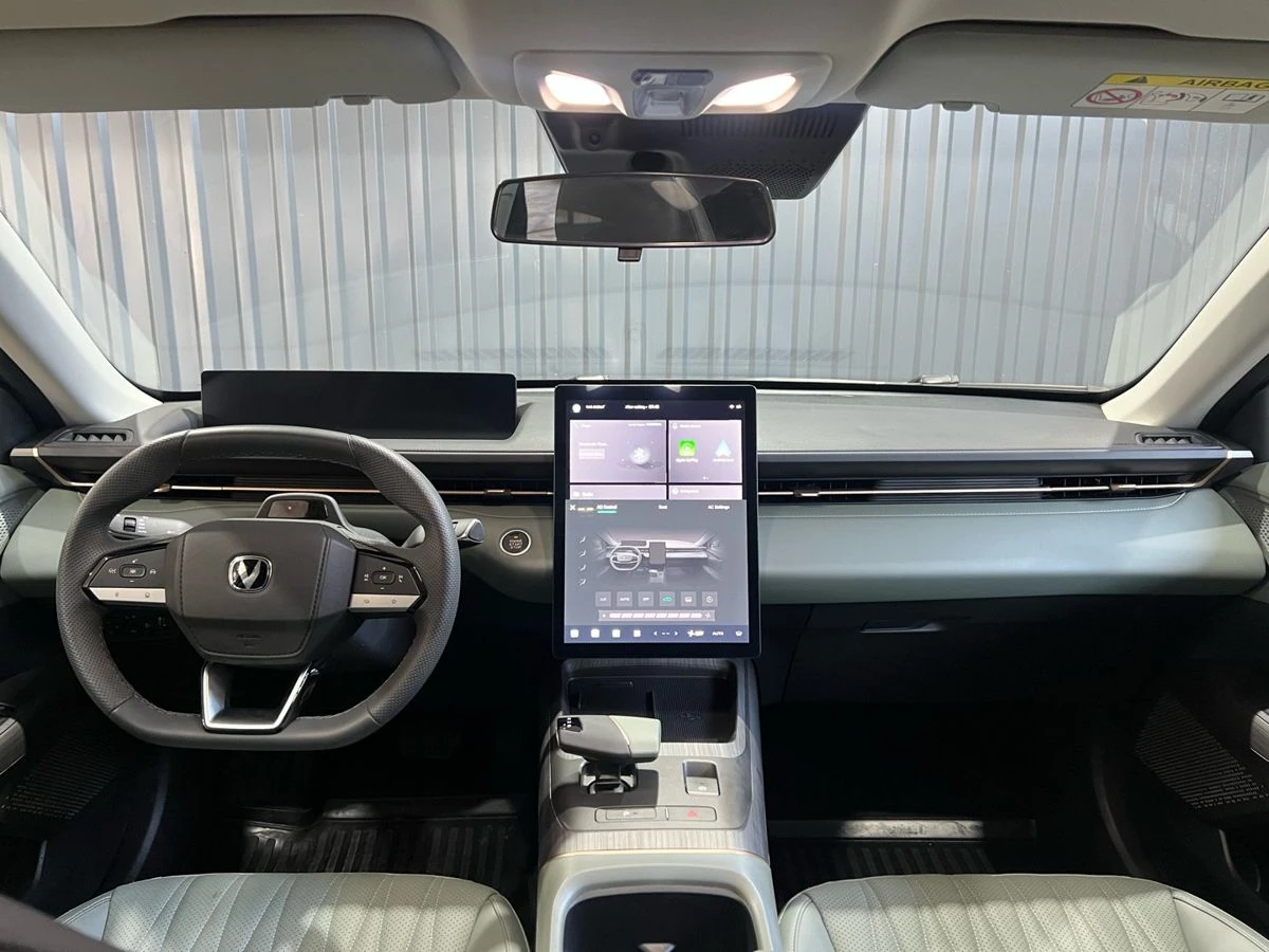 Changan Lamore, 2024г, передний привод, робот