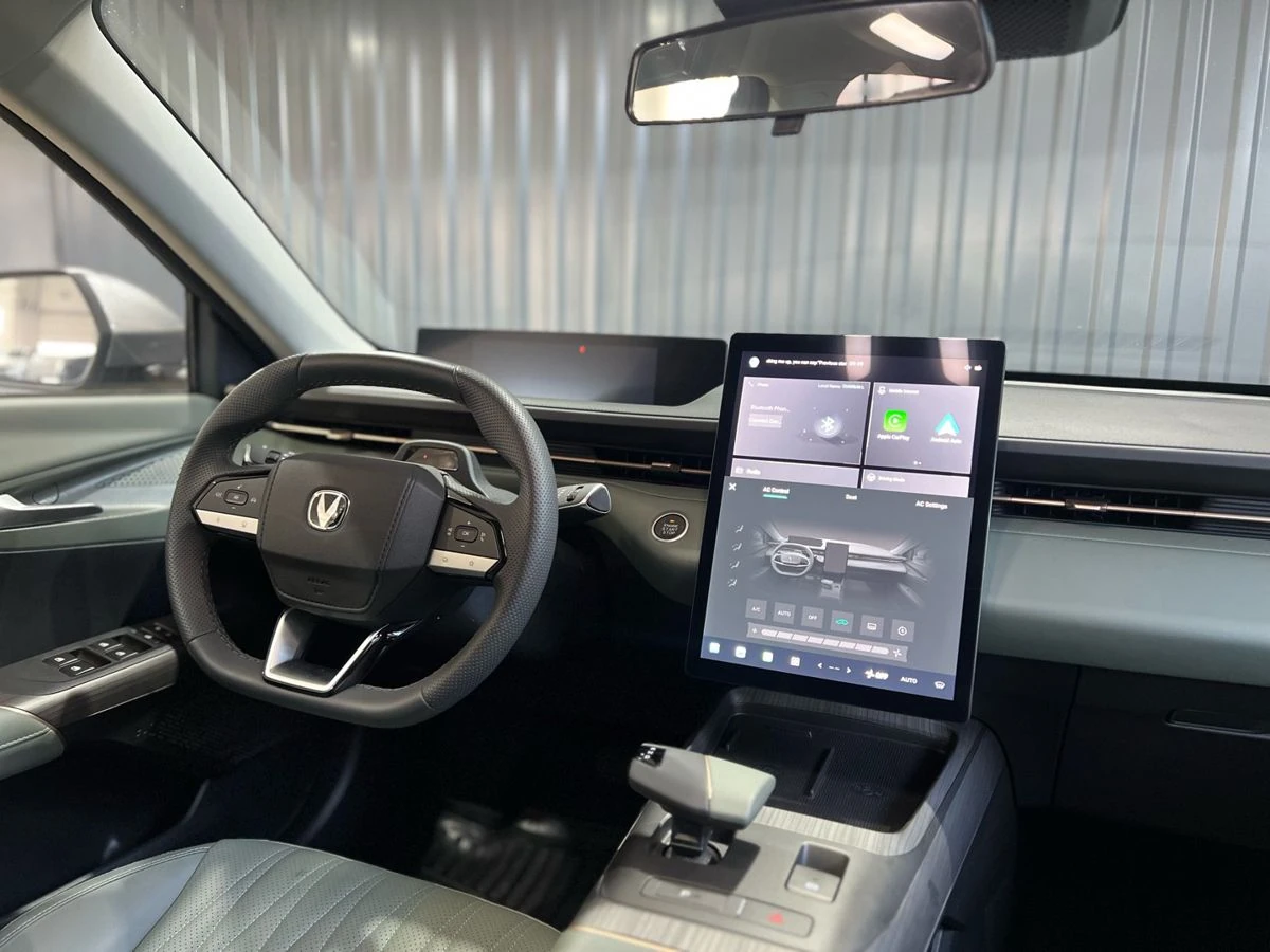 Changan Lamore, 2024г, передний привод, робот