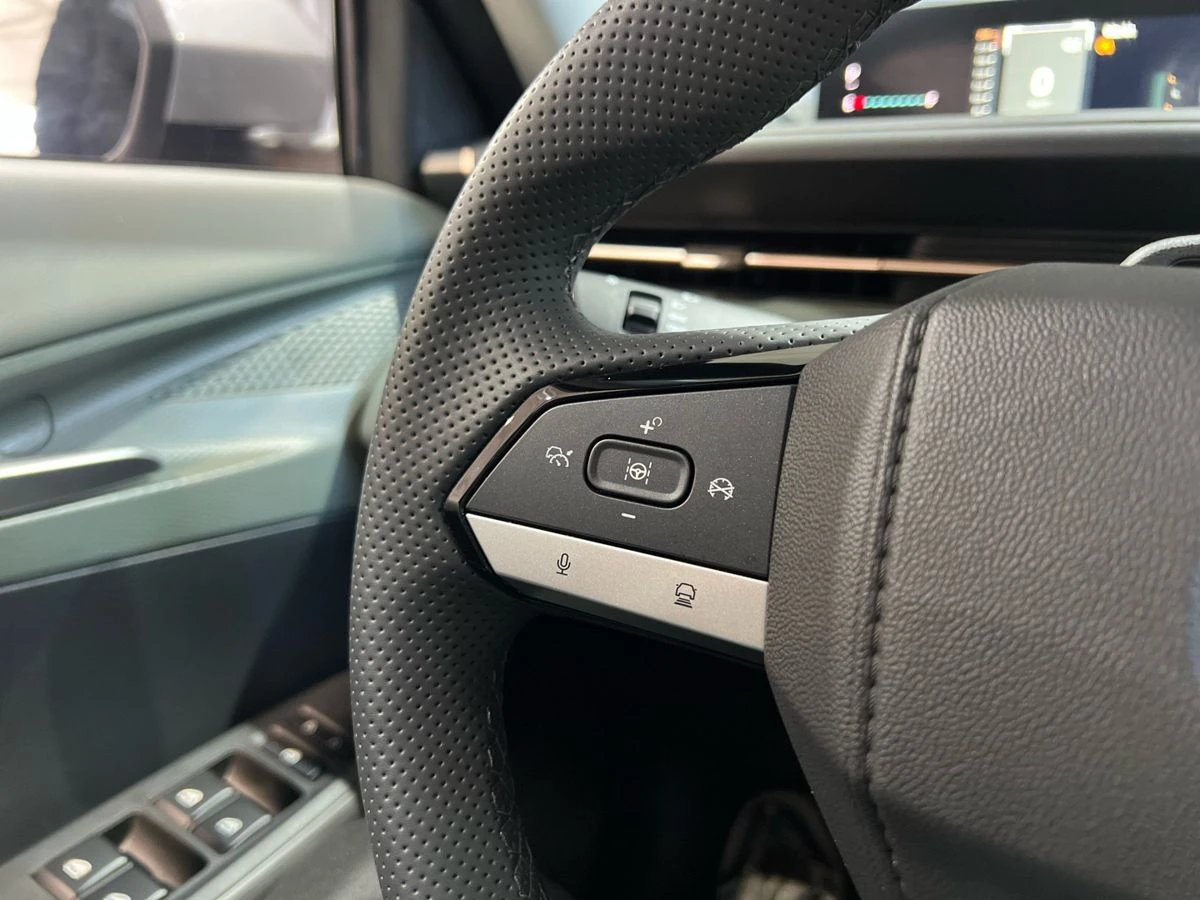 Changan Lamore, 2024г, передний привод, робот