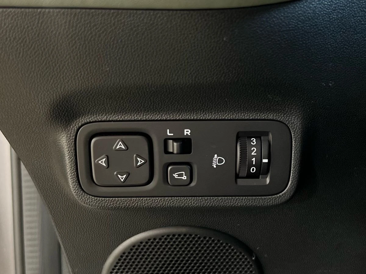 Changan Lamore, 2024г, передний привод, робот