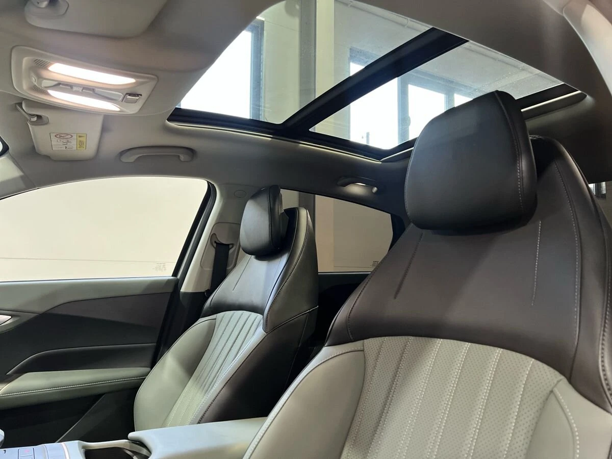 Changan Lamore, 2024г, передний привод, робот