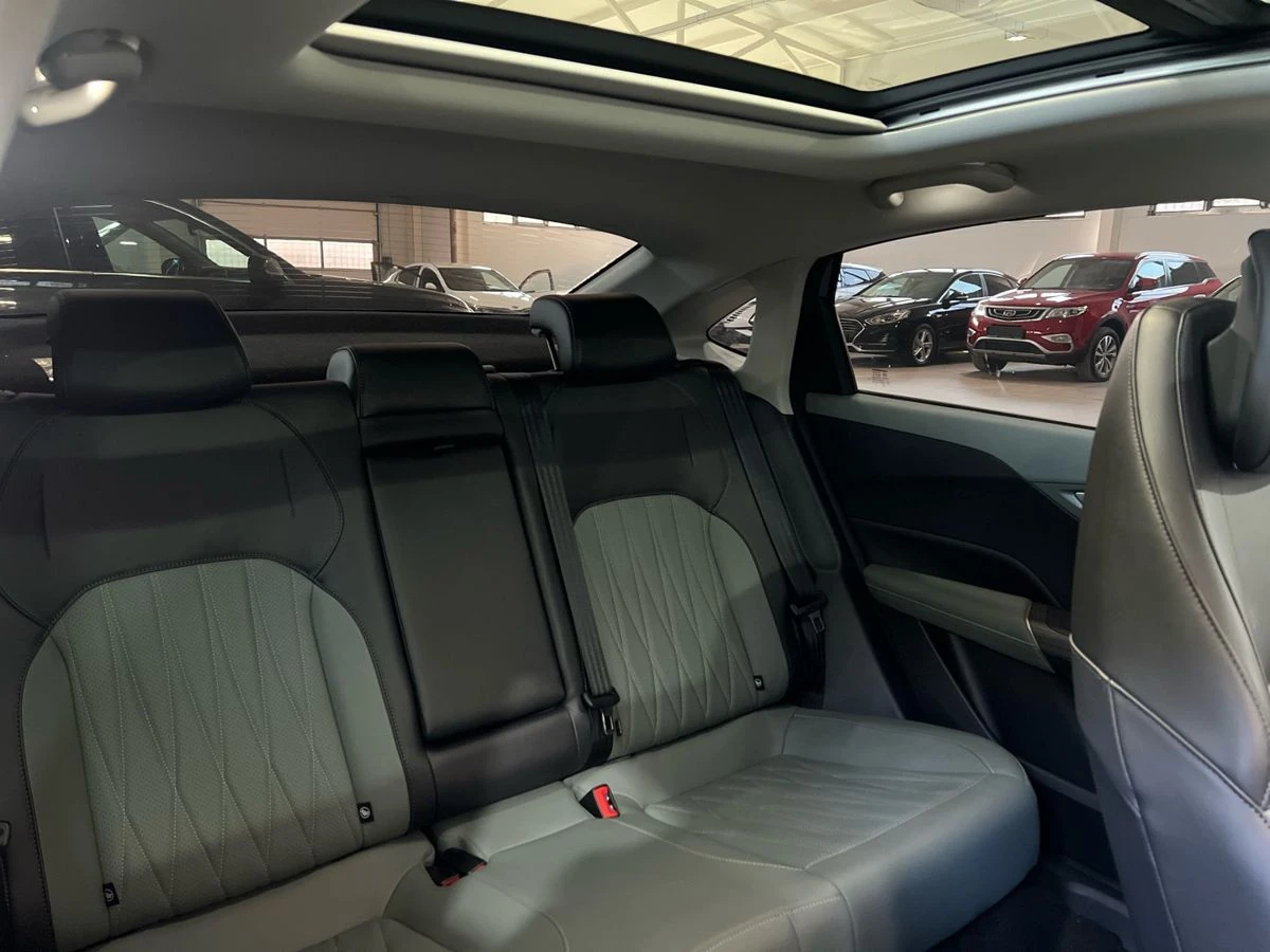 Changan Lamore, 2024г, передний привод, робот