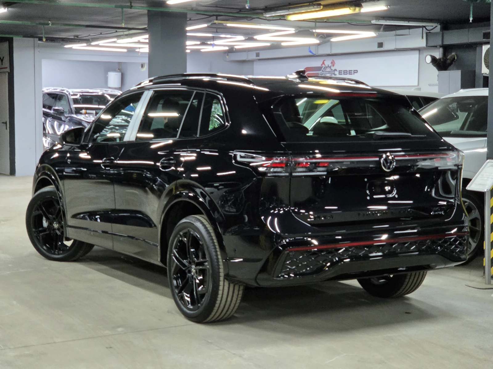 Volkswagen Tiguan, 2026г, полный привод, робот