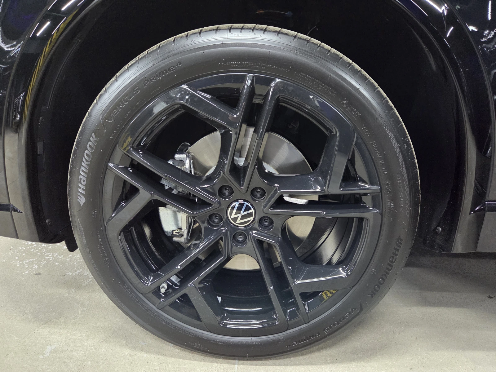 Volkswagen Tiguan, 2026г, полный привод, робот