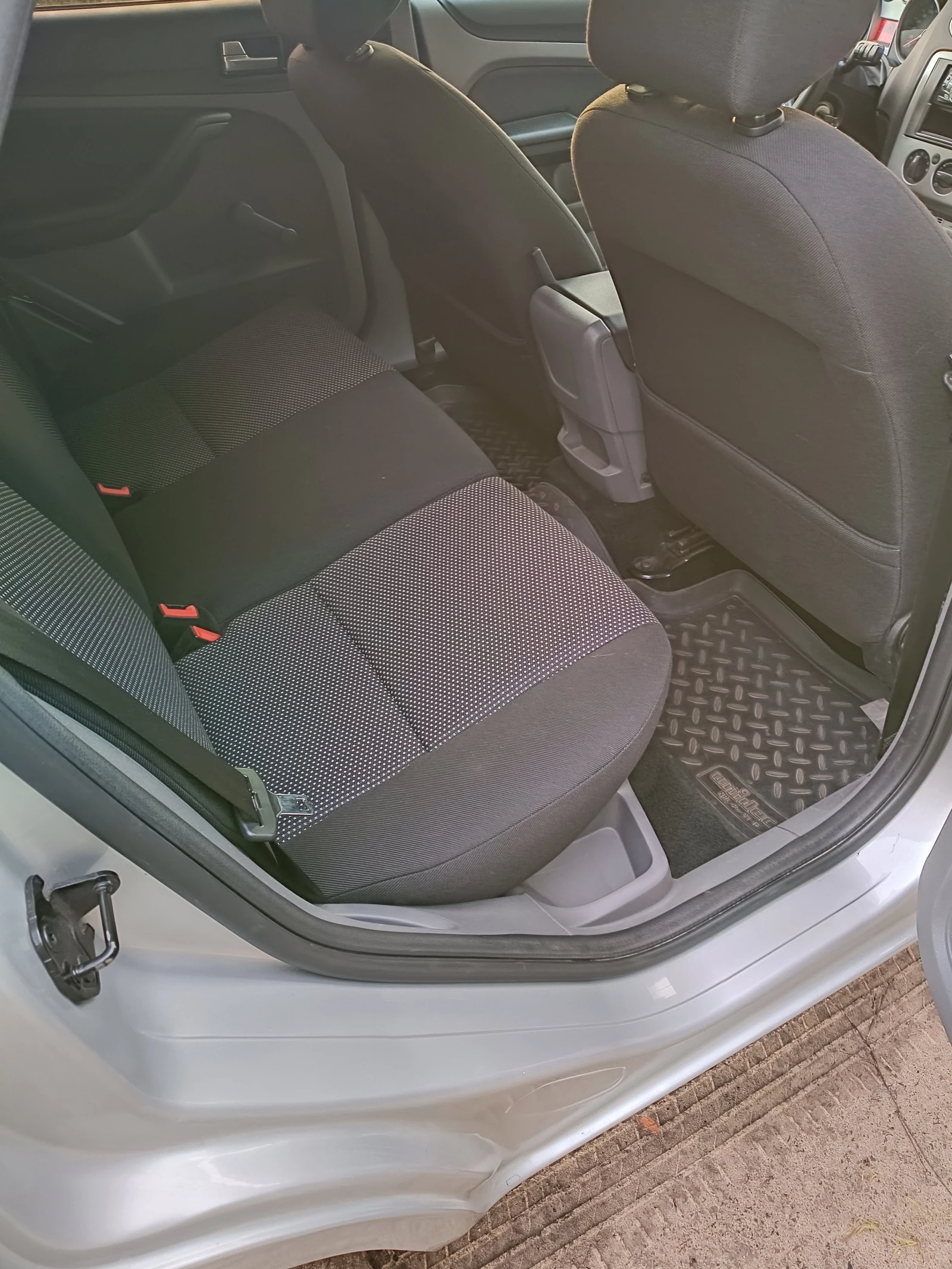 Ford Focus, 2011г, передний привод, механика